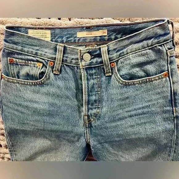 Levi’s Premium Wedgie Fit Jeans - Picture 5 of 8